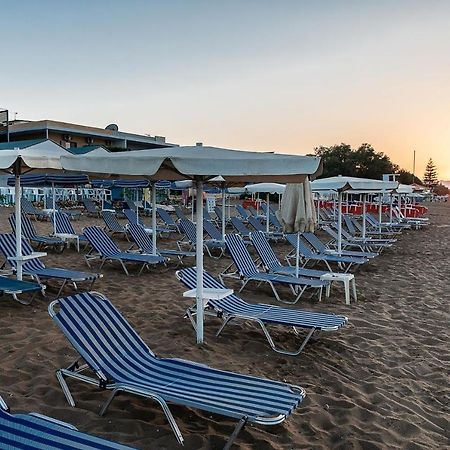 Hotel Koukouras Stalós Buitenkant foto
