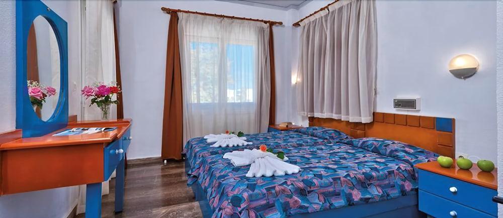 Hotel Koukouras Stalós Buitenkant foto