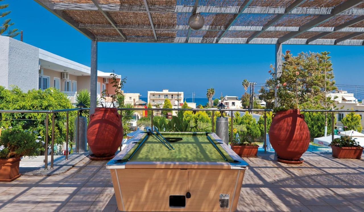 Hotel Koukouras Stalós Buitenkant foto