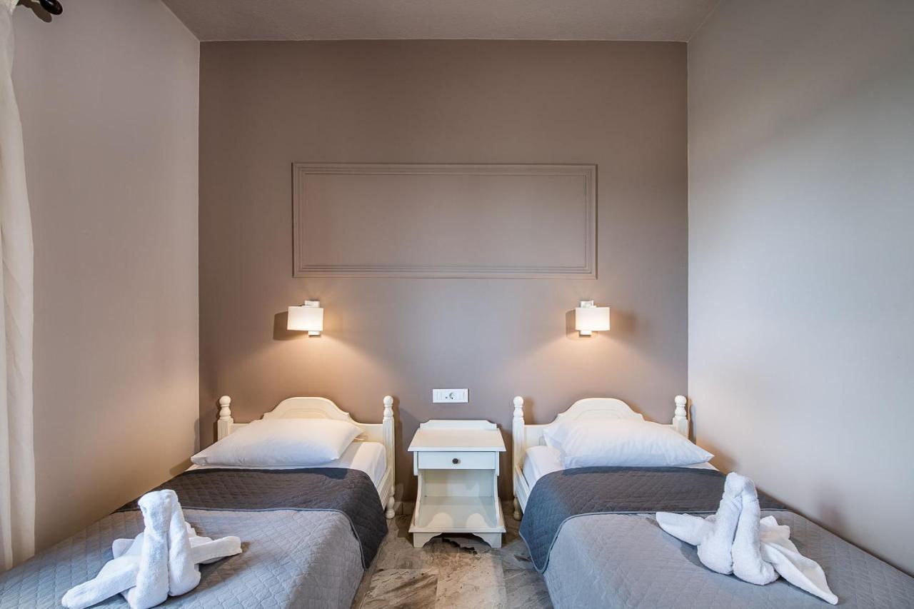 Hotel Koukouras Stalós Buitenkant foto