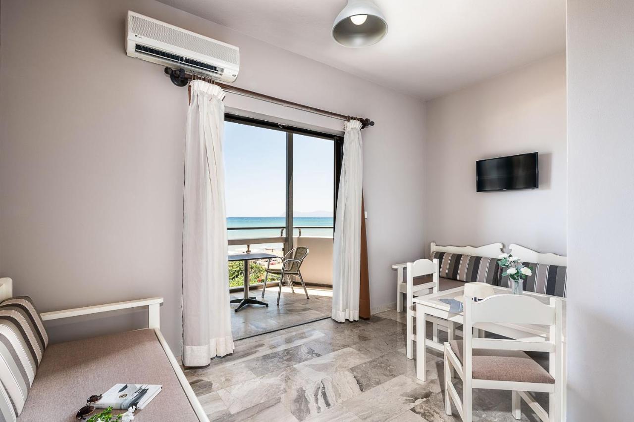 Hotel Koukouras Stalós Buitenkant foto
