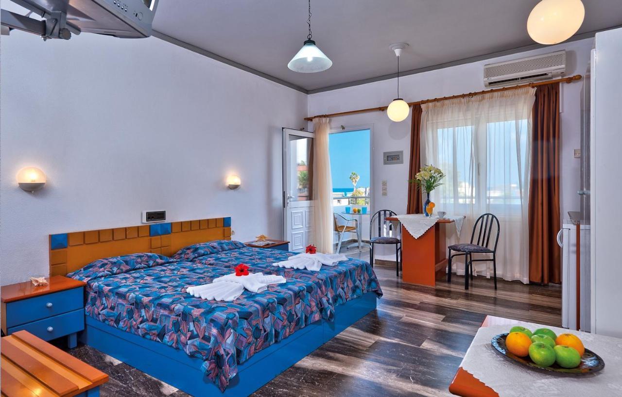 Hotel Koukouras Stalós Buitenkant foto