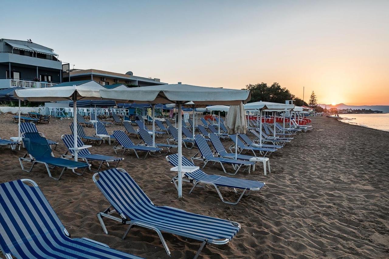 Hotel Koukouras Stalós Buitenkant foto