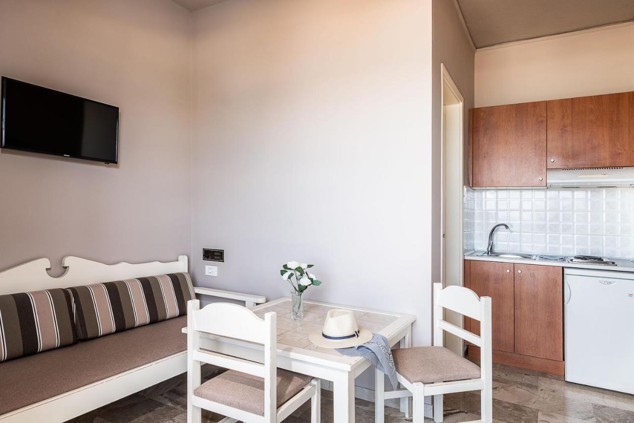 Hotel Koukouras Stalós Buitenkant foto