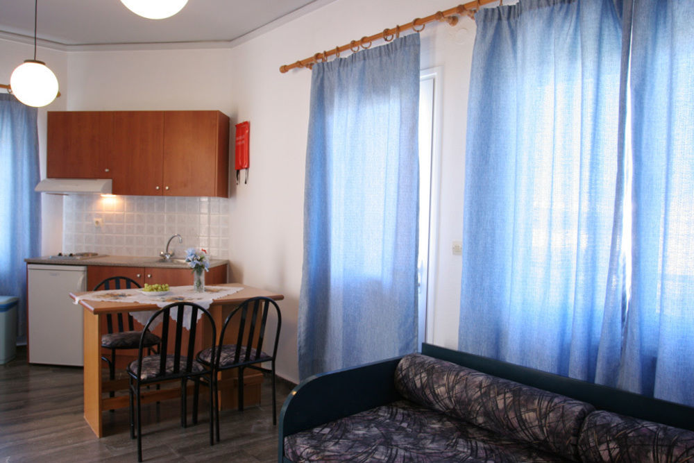 Hotel Koukouras Stalós Buitenkant foto